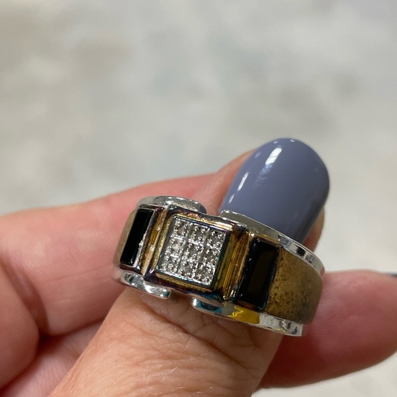 The Danbury Mint Mens Ring Gold and Silver Toned with Onyx Side - Picture 5 of 5